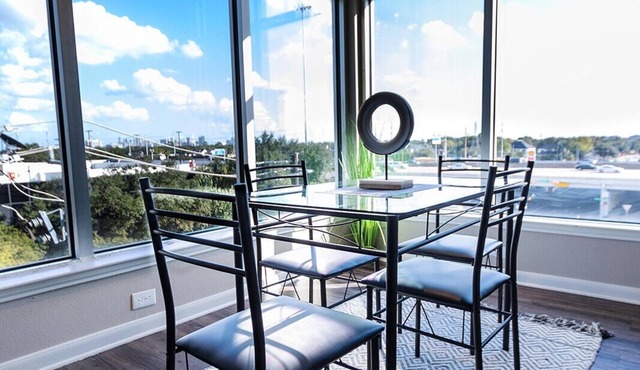 2BR Galleria Skyline views