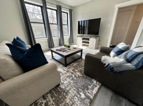 2br gem in cute small town