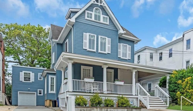 2BR Guest House - Sleeps 6 - Walk to Beach & Fun