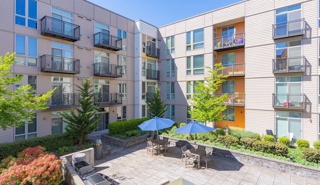 2BR | Gym | Mercer Island | Sophari Isle D