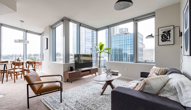 2BR | Gym, Pool | Bellevue | Sophari Towers G