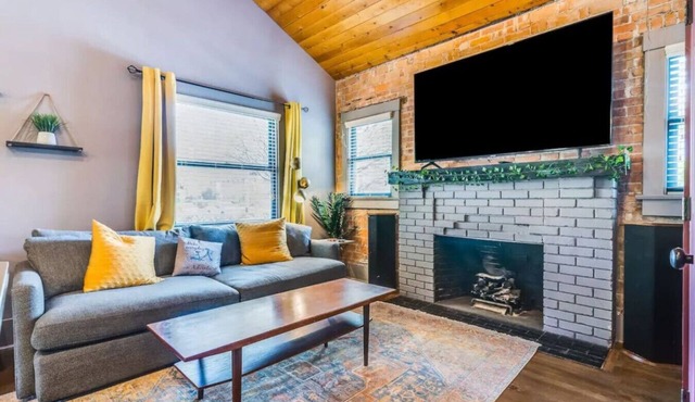 2BR Happy Cactus Retreat Free Parking
