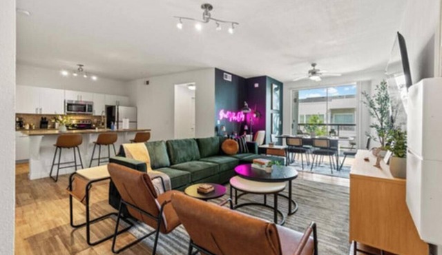 2BR | Heart of DT, near Dallas Zoo & Museum