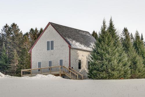 2BR Hilltop Retreat on 12 Acres! VAST Trail Access