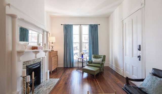 2BR -HISTORIC & BRIGHT APT -FRANKFORT AVE