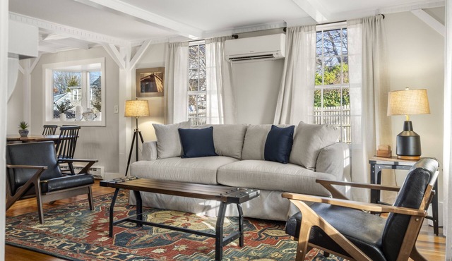 2BR Home Minutes to Downtown Rockport+Beach!