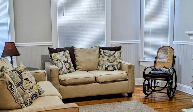 2BR Home: Modern & Classic Near Nature Preserves & Historical Gems! and Hospital