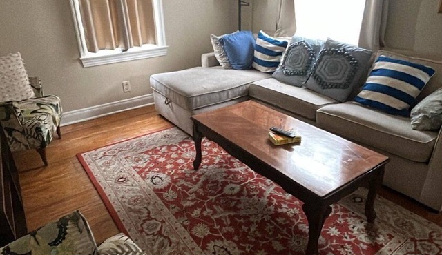 2BR Home with 3 beds!