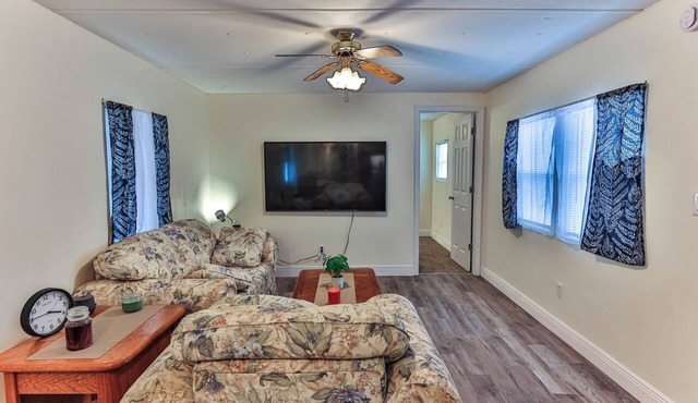 2BR House + BBQ Near Silver Springs