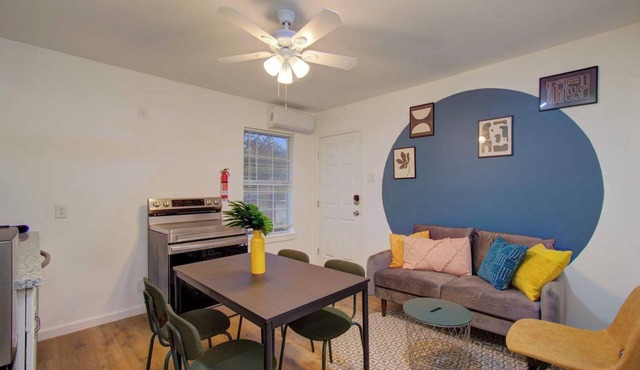 2BR Houston Haven, Playground, Prime Location