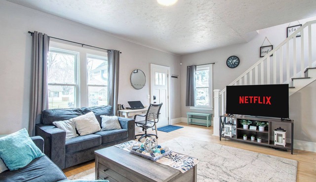 2BR I King x 2, Sleeps 4, Full Kitchen, W/D