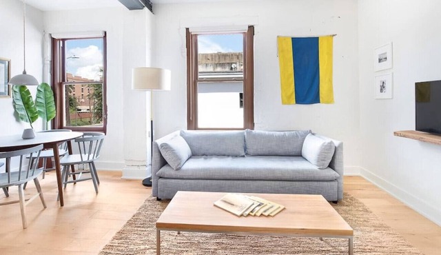 2BR in the Heart of Historic Downtown Savannah