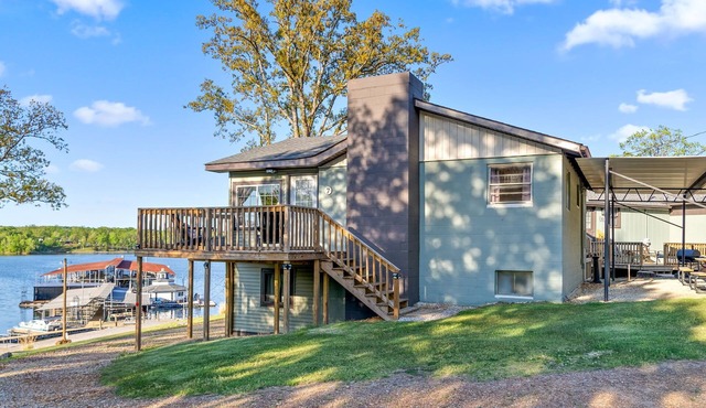 2BR Kentucky Lakefront: Private Boat Ramp, Boat Slip & Sunrise!