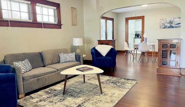 2BR-King Bed~ Grill-Firepit-near Rose-Hulman & ISU