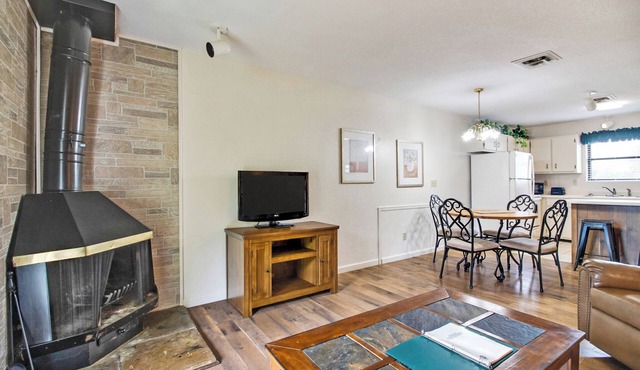 2BR Lake Tansi Escape – Golf, Pool, Sauna & More!
