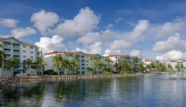 2BR Lake View Villa Near Miami Beach – Marriott’s Villas at Doral