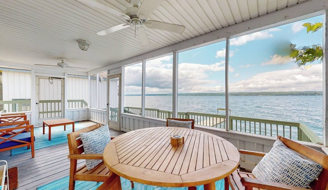 2BR Lakeside Home w/Patio, Porch & AC