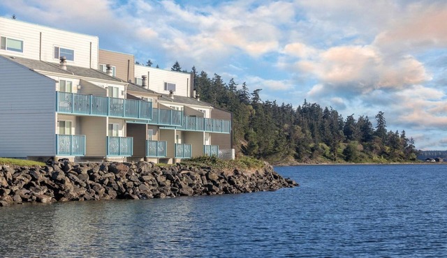 2BR Loft at WorldMark Discovery Bay – Marina Views, Pools & Coastal Escape