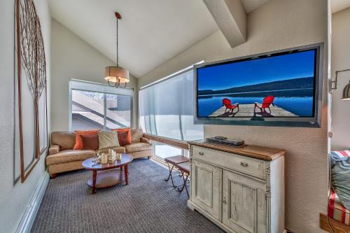 2Br loft Centrally Located Kirkwood Condo – Great Value