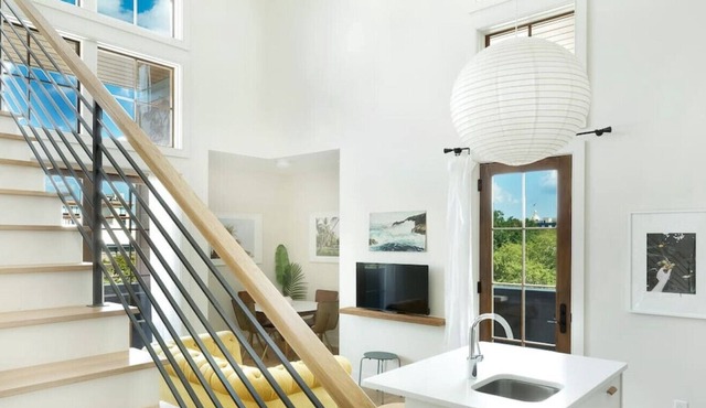 2BR Loft in the Historic District With a Patio