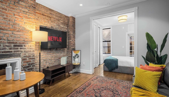 2BR Lower East Side Family Haven Private Patio!