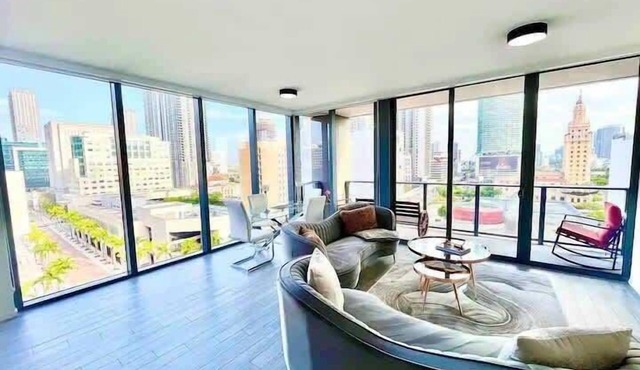 2BR Lux Downtown Apt amazing view Austin