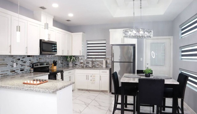 2BR Luxe Home Near Downtown Pharr
