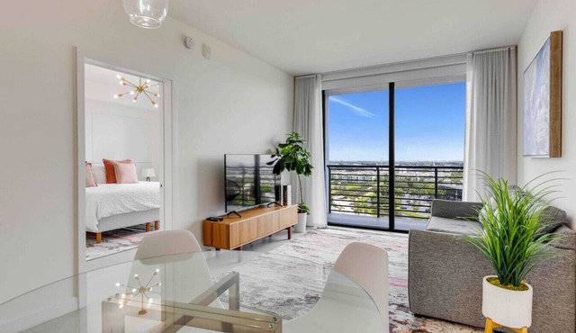 2BR Luxury Stay | Downtown Doral's Best Location