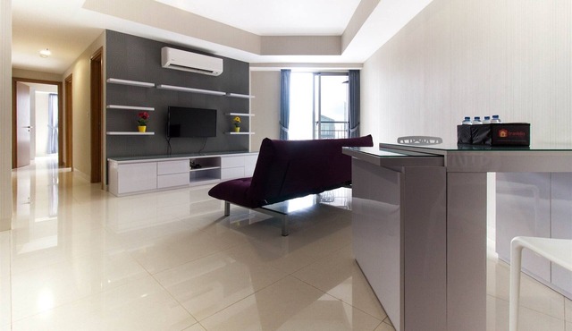 2BR Modern Furnished The Mansion Apartment By Travelio