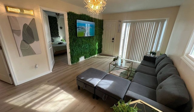 2BR Modern Home | Near WVU, Hospitals & Stadium