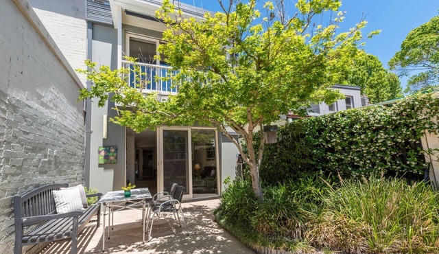 2BR Modern Tranquility in Leafy Alexandria