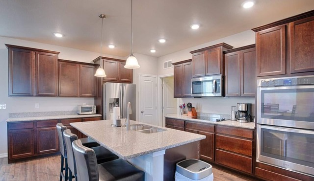 2BR Mtn Viewsusaf Academynewly Buildcentral AC