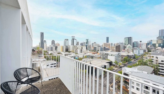 2BR Near CBD | Parking, Pool + Work-Friendly