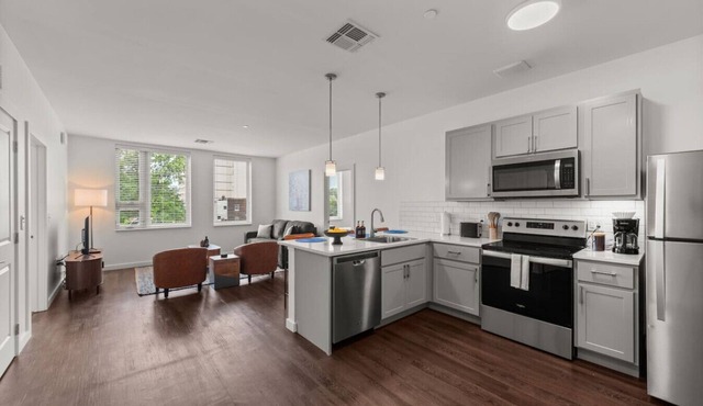 2BR Near Clinic, Case Western & Museums
