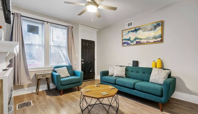 2BR Near Hospitals, Nightlife, Eats & Great Coffee