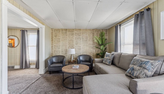 2BR Near Niagara Falls Parking + WiFi