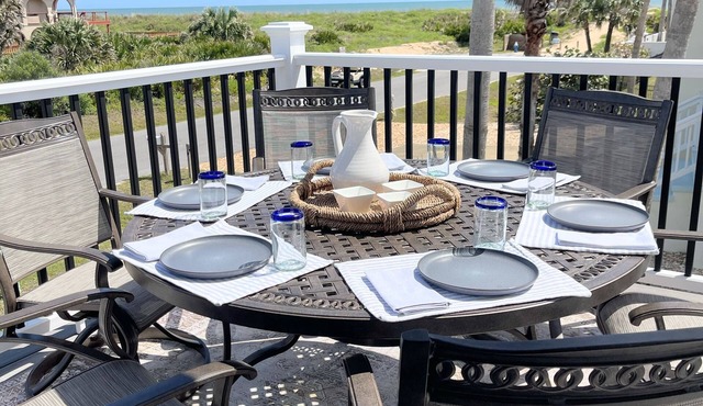 2BR Ocean-View Fully Remodeled Apartment