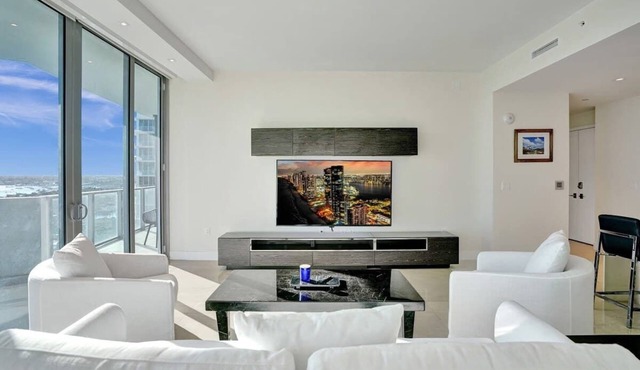 2BR Ocean Views Condo in West Palm