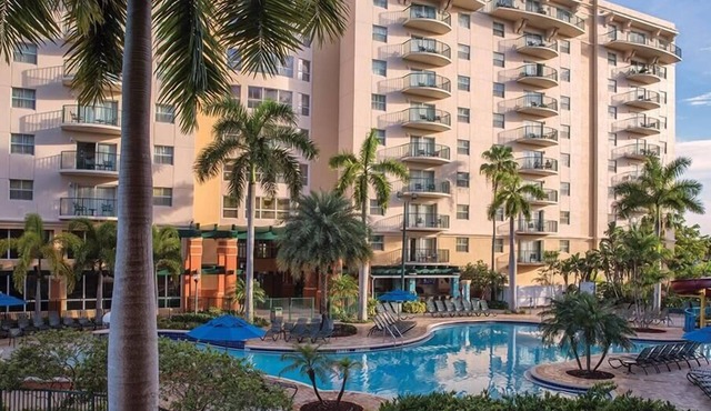 2br Plus Condo Family Fun Mini Golf, Beach, & Pool