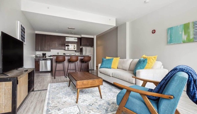 2BR Premium Downtown Suite