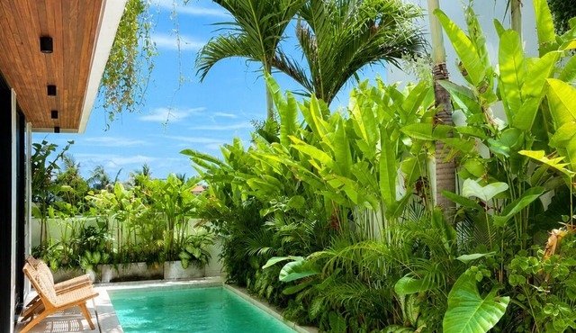 2BR Private Pool Villa Walking to Cemagi Beach