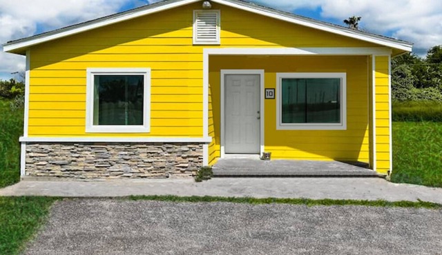 2BR Remodel, Pets OK, Free WIFI & Parking, Kitchen