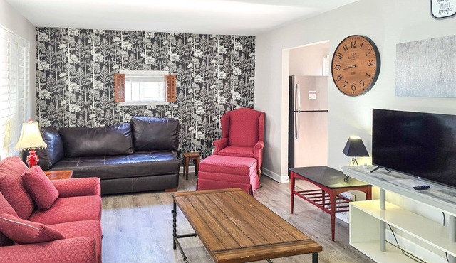 2BR Retreat with Fire Pit Close To Downtown STL