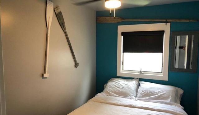 2BR Room at Alexander’s Landing. Walk to Indiana Beach + Pool Access