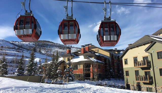 2BR Ski-in-Out Condo with Pool