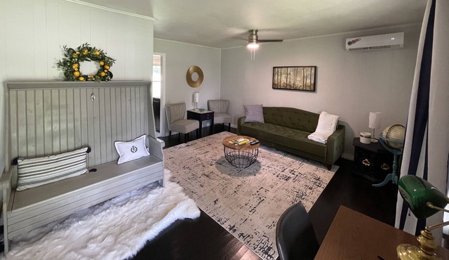 2BR, Sleeps 6, fenced yard for pets