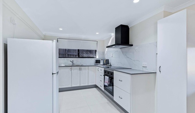 2BR Spacious House in Bald Hills