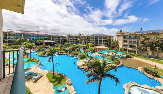 2BR Suite in Kapaa - Steps to Beach, Pool, Shops, Bike Path, Restaurants & More!