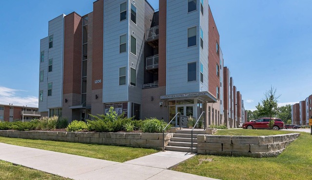 2BR Suite Near Jack Trice Stadium