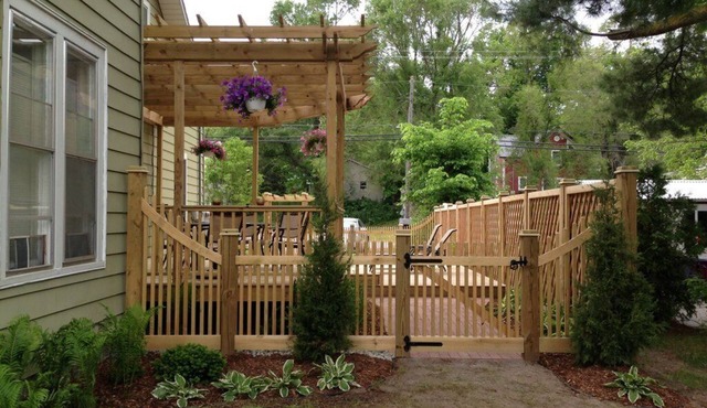 2br Suite with Private Garden - Downtown Suttons Bay - Walk to Everything!